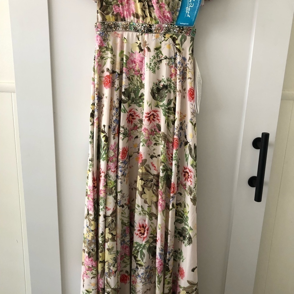 Mac Duggal Floral Print Faux Wrap Maxi Gown Dress 2 - Picture 5 of 14